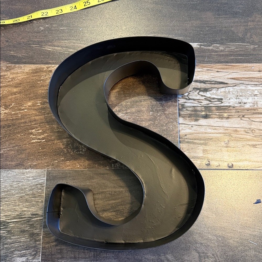 Letter “S” Cork Holder